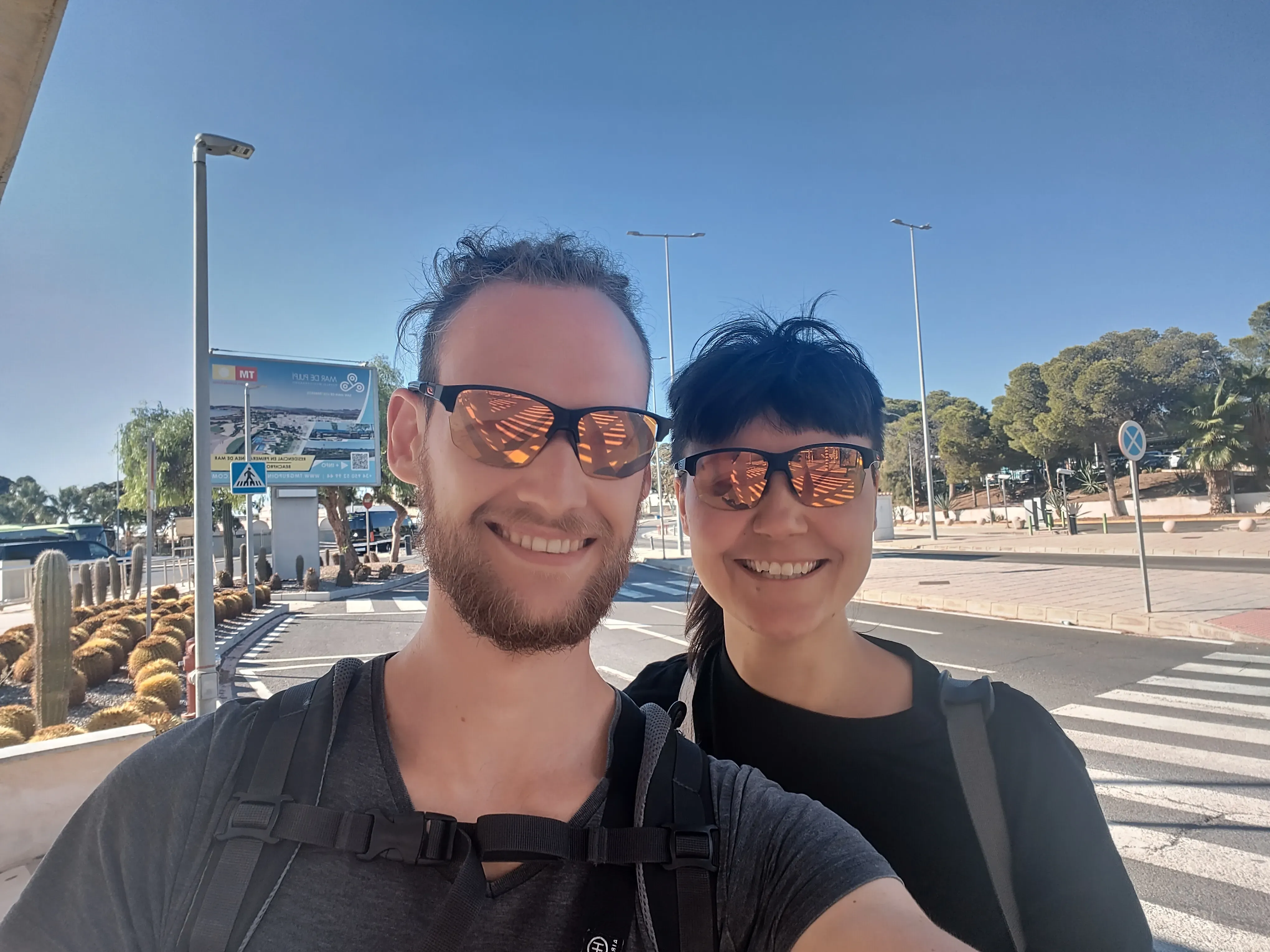 Chiara und Tim mit strahlenden Gesichter. Es ist wieder warm!
