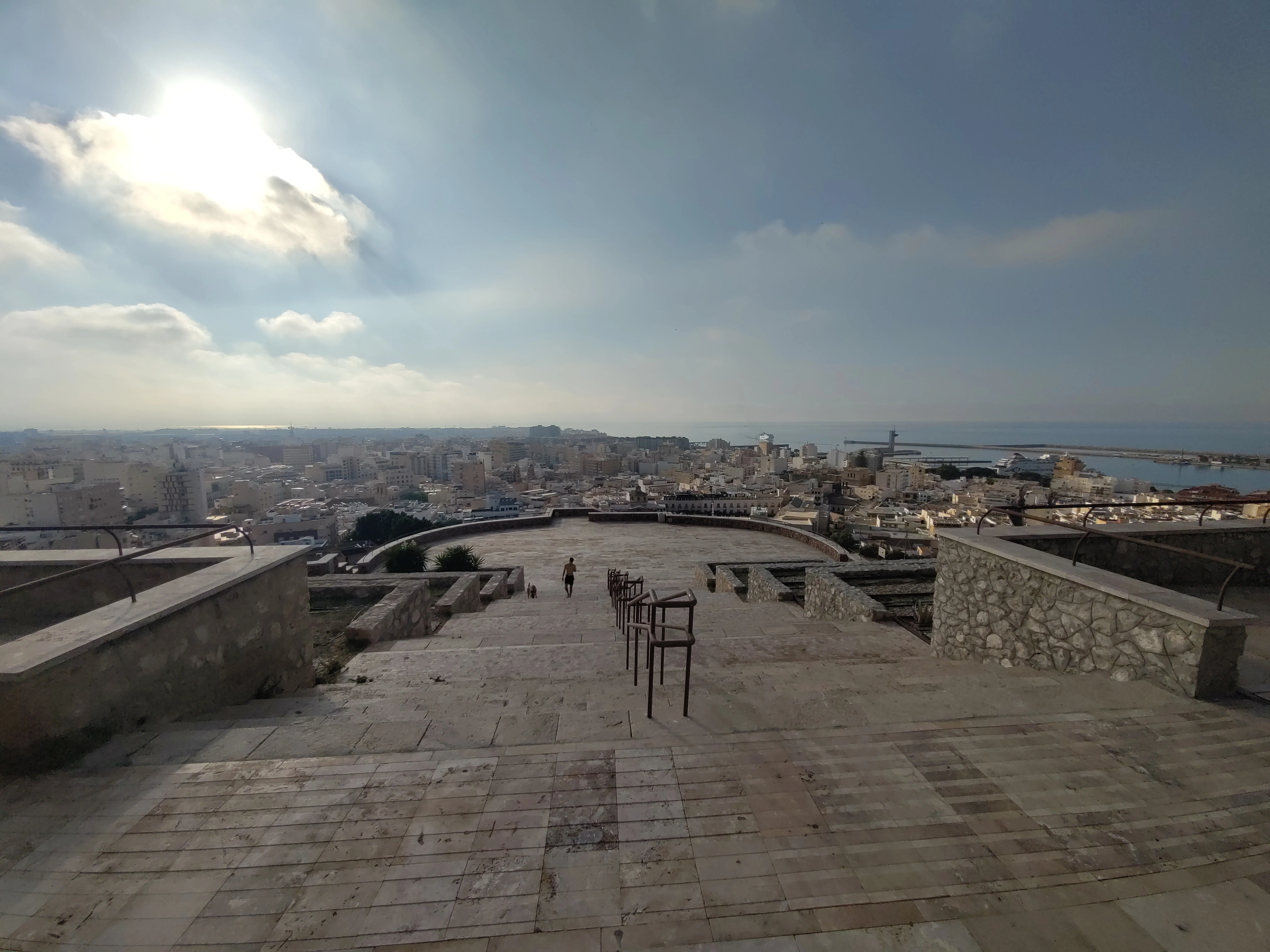 Ausblick auf die Stadt von Cerro SanCistobál.